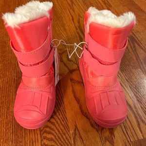 Snow boots